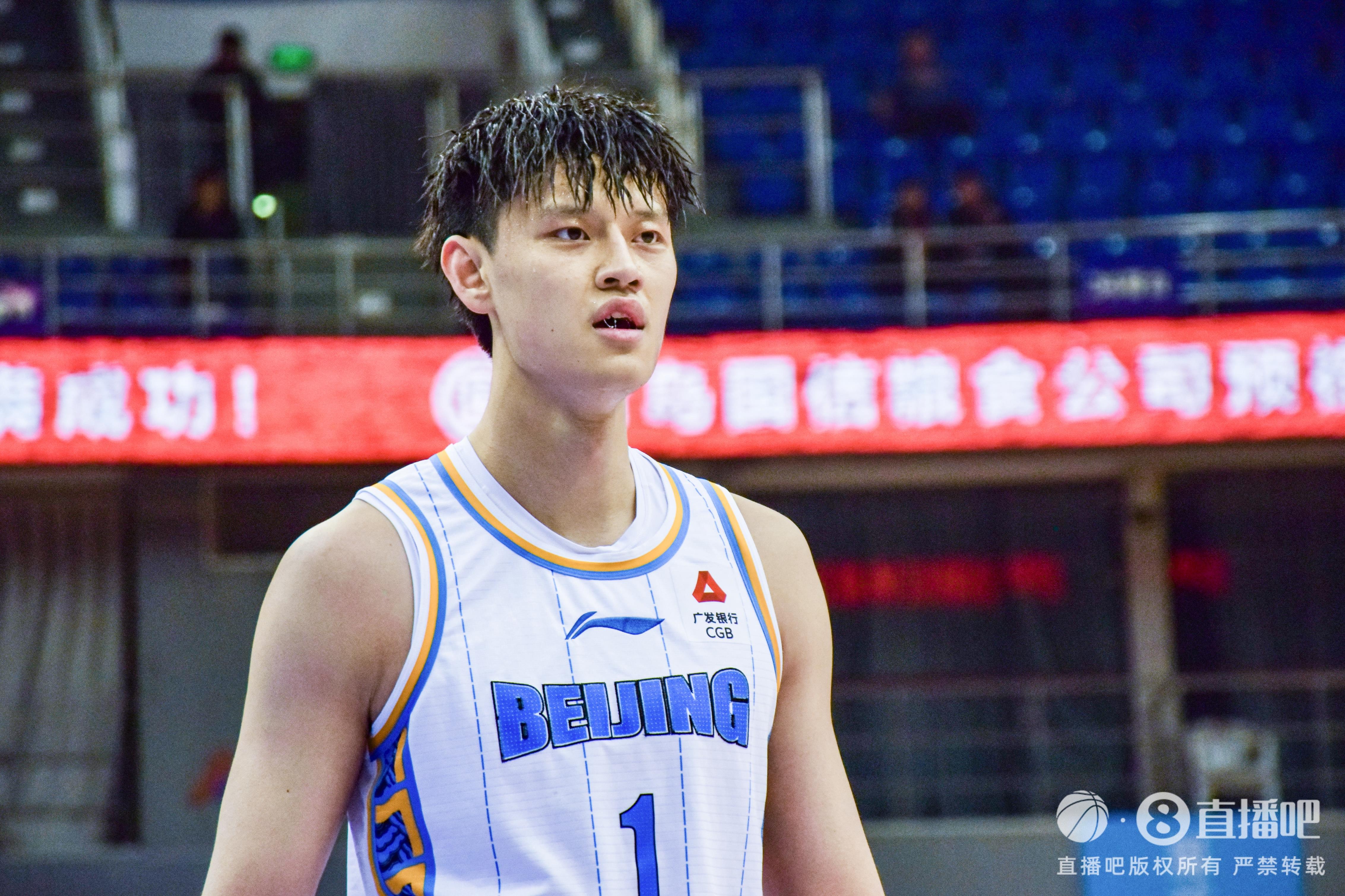 7次大帽相當(dāng)炸裂！曾凡博替補(bǔ)砍16分7板7帽 大帽絕殺遼寧！